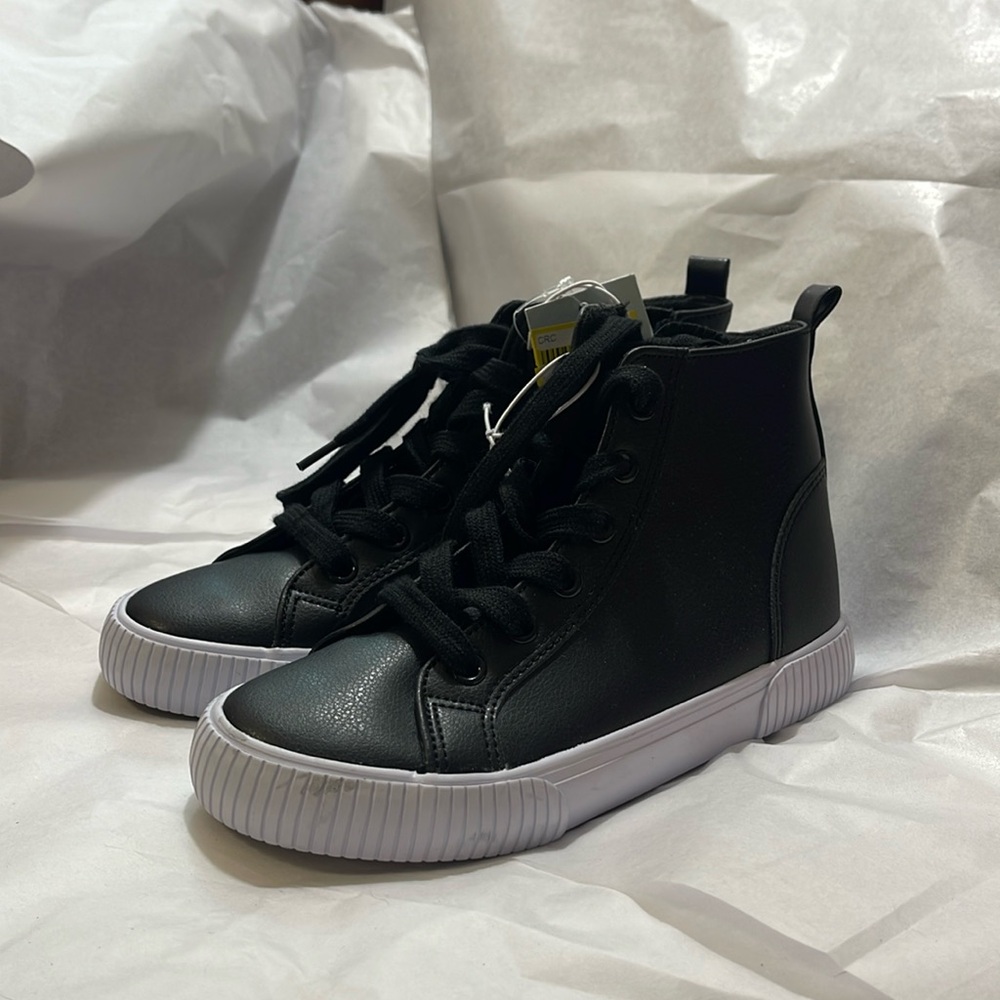 Cat and jack sneakers with laces and zipper on side